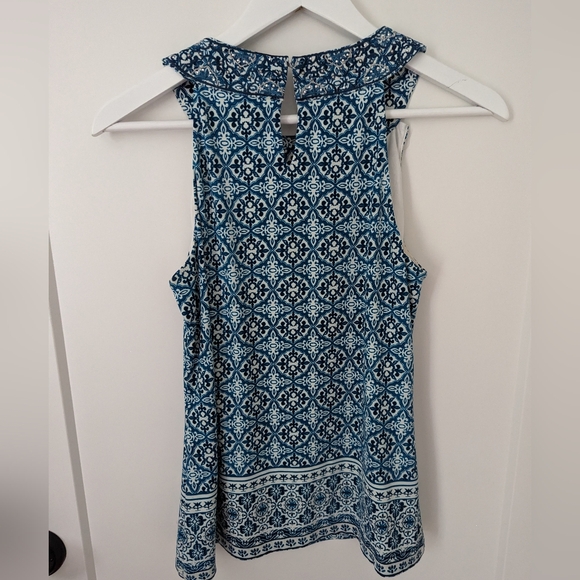 White House Black Market XS sleeveless top - Picture 3 of 3